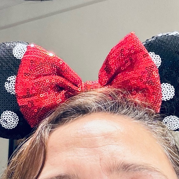 Disney Parks Shanghai Disneyland polka dots red bow Minnie Mouse Ears headband